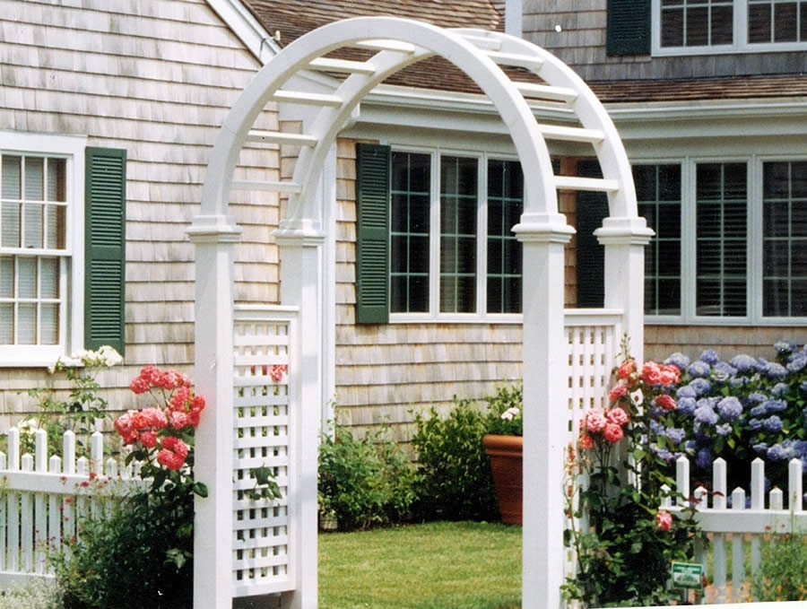 Cedar Arbor with Staggered Picket Fence -Arbor 1