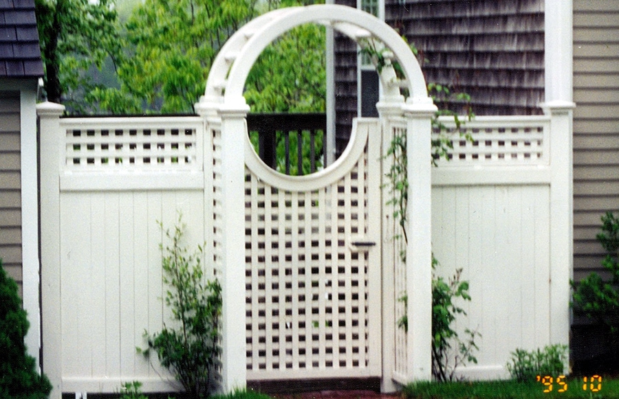 Arbor Custom Lattice Gate Stained Face Kick Cedar Board -Arbor 3