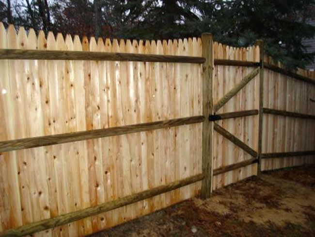 Privacy Fence Scalloped Stockade Rails - Privacy 16