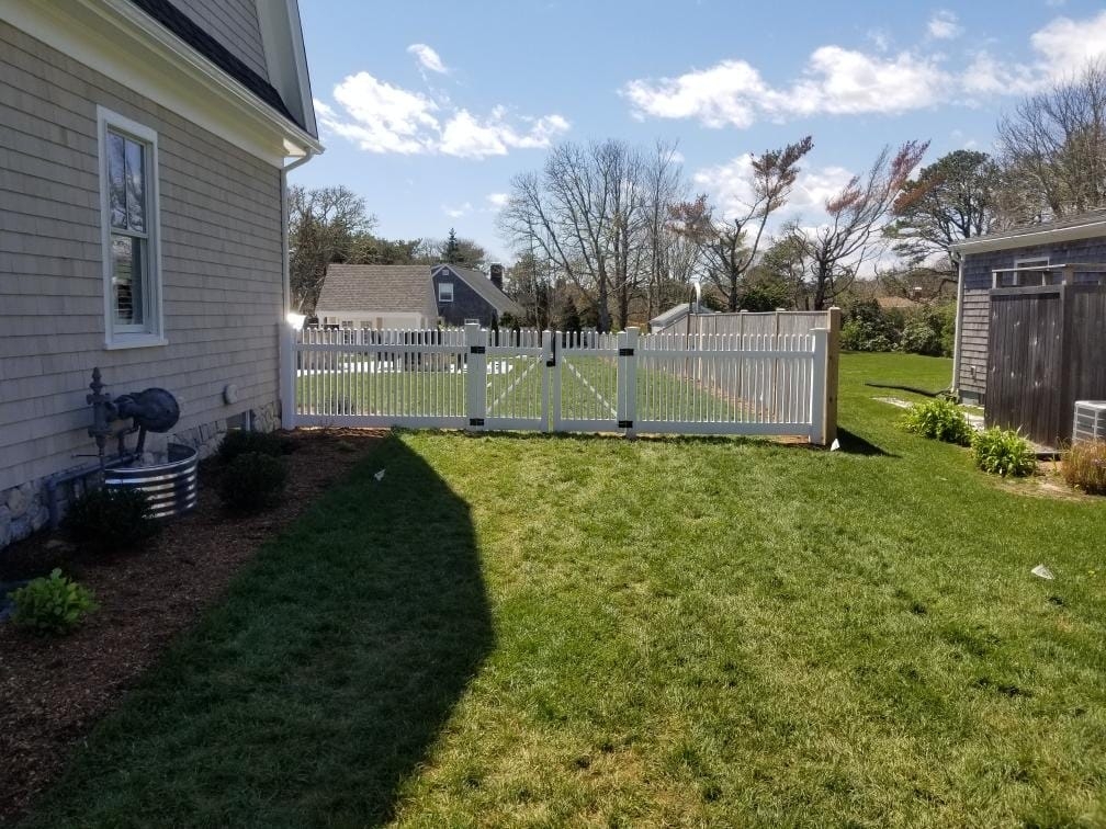 4 ft Pool Code 2x2 Picket Fence with Pergola - Picket 32