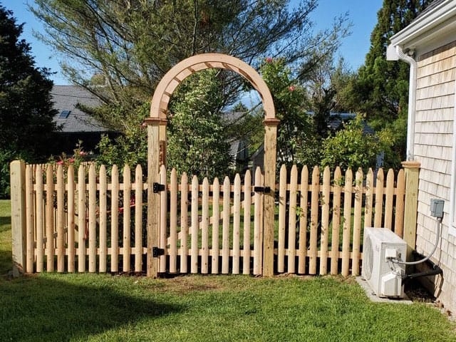 Cedar Arbor and Picket Fence - Arbor 9