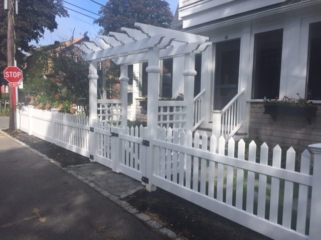 Pergola with 1 x 3 Picket Fence -Pergola 7