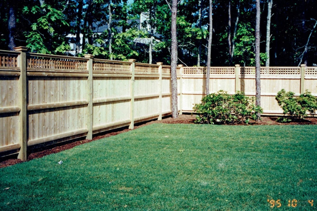 Cedar board with square lattice top - Privacy 34